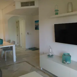 https://puerto-banus-marbella.1costadelsol.com